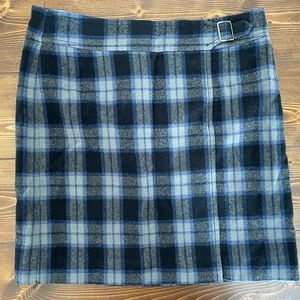 Black and blue plaid Loft skirt size 0